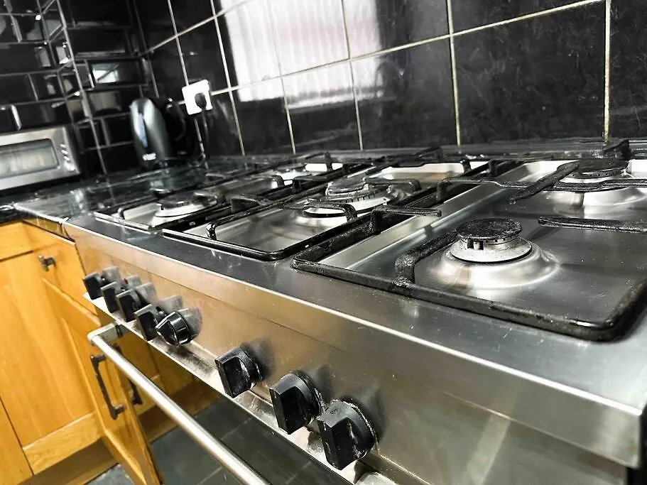 New! 4 Bedroom London House With Garden And Lawn 0*,  Birleşik Krallık