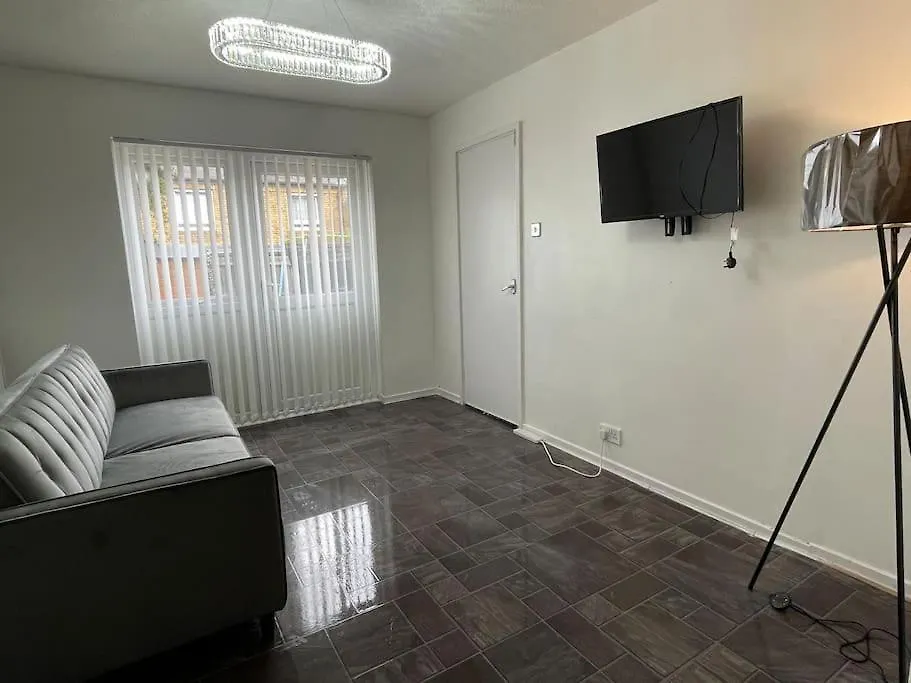 New! 4 Bedroom London House With Garden And Lawn Birleşik Krallık