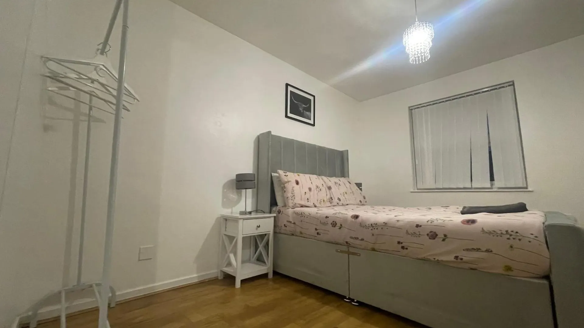 New! 4 Bedroom London House With Garden And Lawn 0*,  Birleşik Krallık